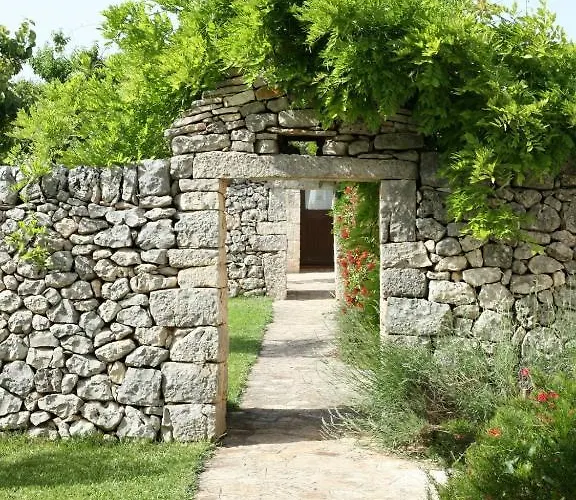 Abate Masseria & *